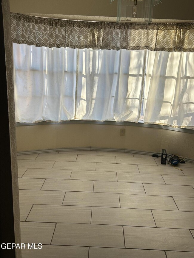 Building Photo - 11300 Lake Nasser Dr