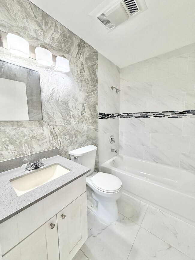 Building Photo - PIKUS (1931 Sunshine Blvd)