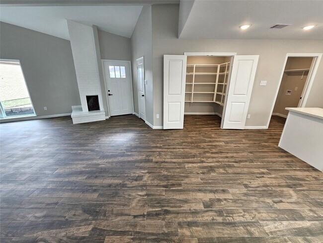 Building Photo - 10846 Kirktown Dr