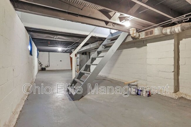 Building Photo - 254 S Wayne Ave