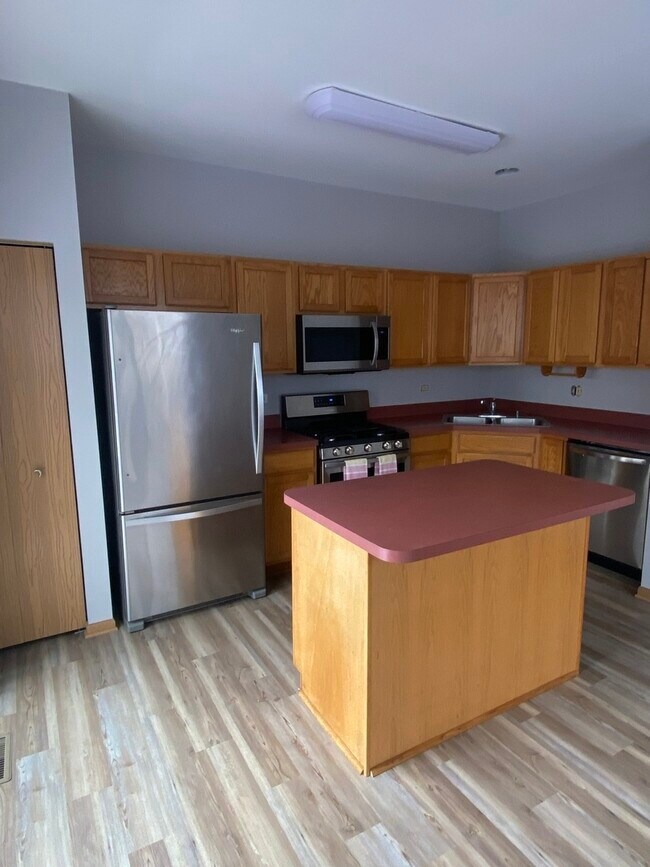 Building Photo - 759 Cherry Creek Dr