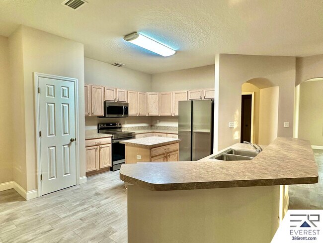 Building Photo - 23 Bruning Ln