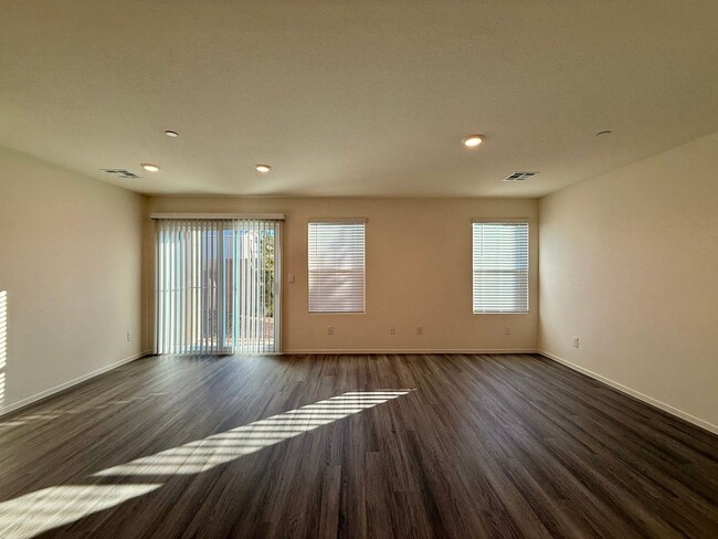 Building Photo - Brand-New Townhome for Rent in the Highly ...