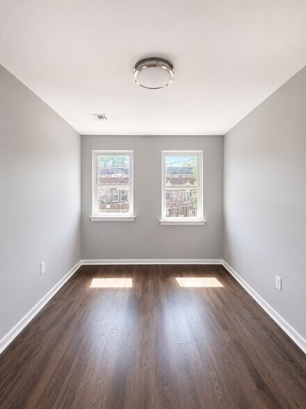 Building Photo - 377 Clinton Pl