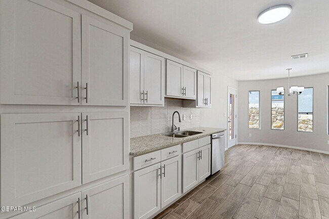 Building Photo - 841 Paseo Drusy Pl
