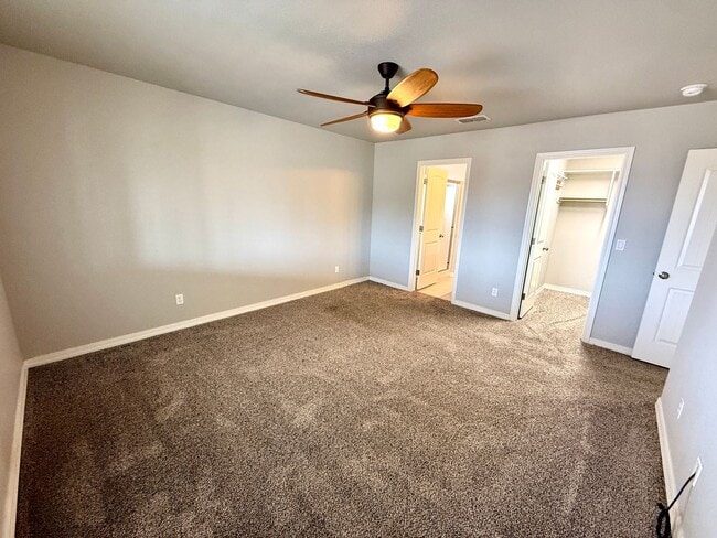 Building Photo - Stylish 3BR Home in Cerbat Vistas | Split Floor Plan, Covered Patio & 2-Car Garage!