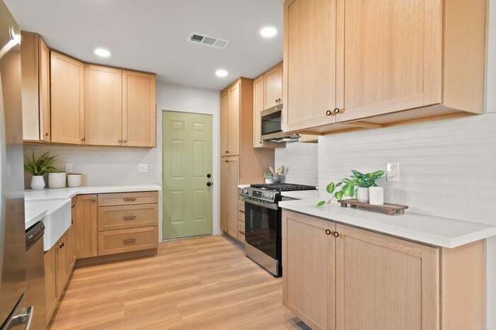 Building Photo - 6837 Celia Vista Dr