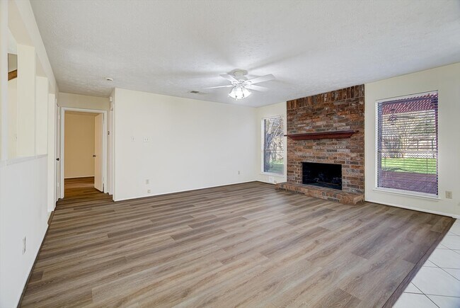 Building Photo - 2807 Planters St