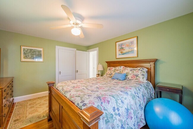 Building Photo - 22 Crescent Hill Ave