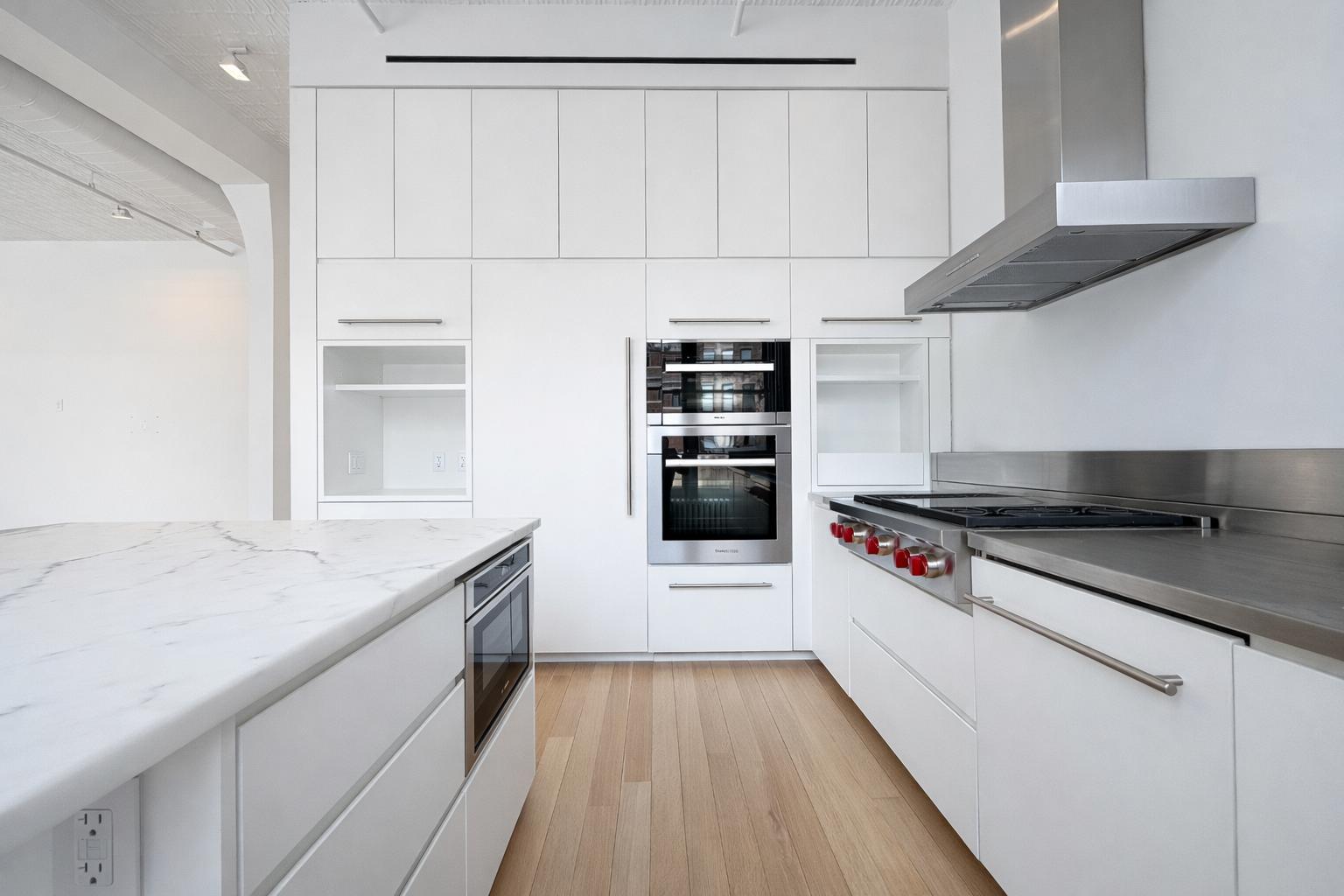 Building Photo - 54 Bleecker St