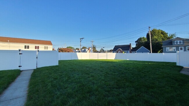 Building Photo - 133 Phenix Ave