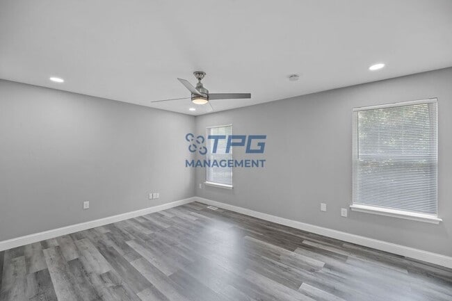 Building Photo - 269 Hazlitt Way