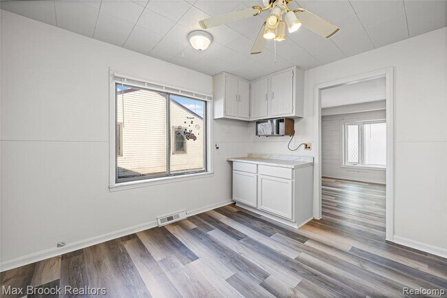 Building Photo - 19217 Birmingham St