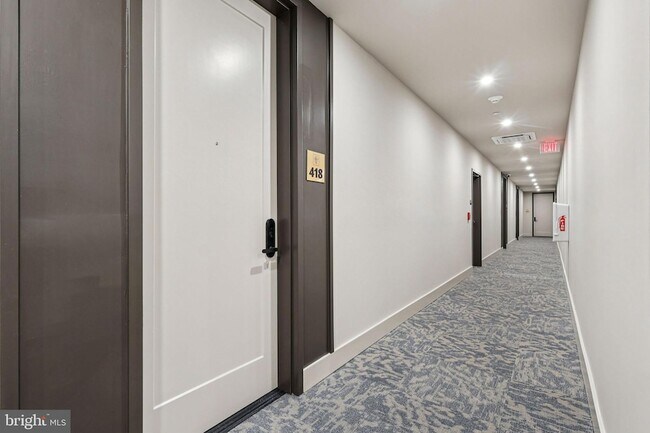 Building Photo - 30 W Allens Ln