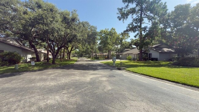 Building Photo - 4765 Oak Forest Dr W