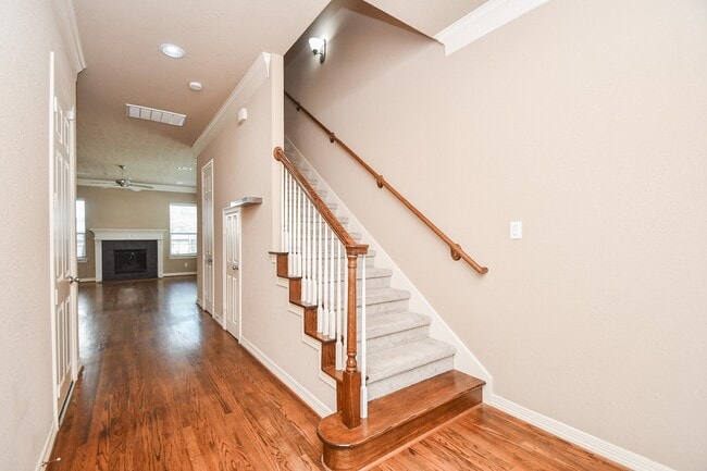 Building Photo - 3202 Holly Meadow Dr