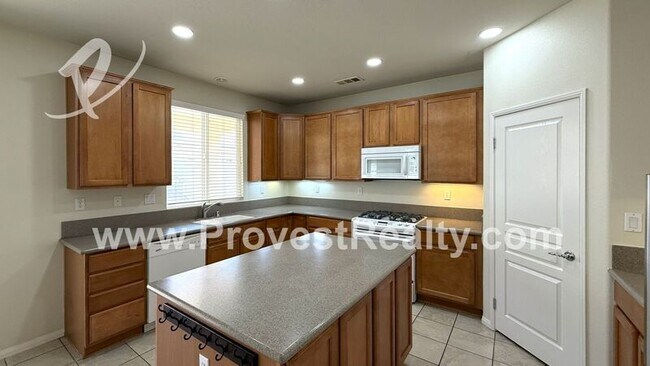 Building Photo - 15847 Barrel Cactus Ln