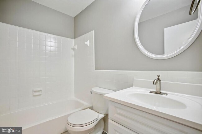 Building Photo - 1962 Mariner Ln