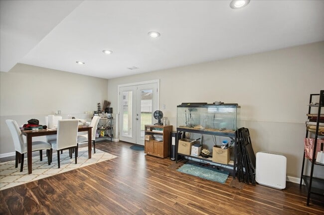 Building Photo - 7600 Red Fox Ct