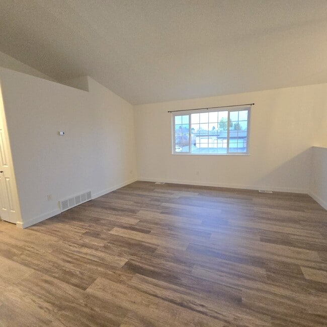 Building Photo - Remodeled 3 bedroom, 2 bathroom, 2 car garage + shop