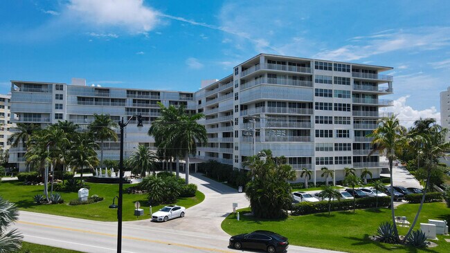 Building Photo - 3546 S Ocean Blvd