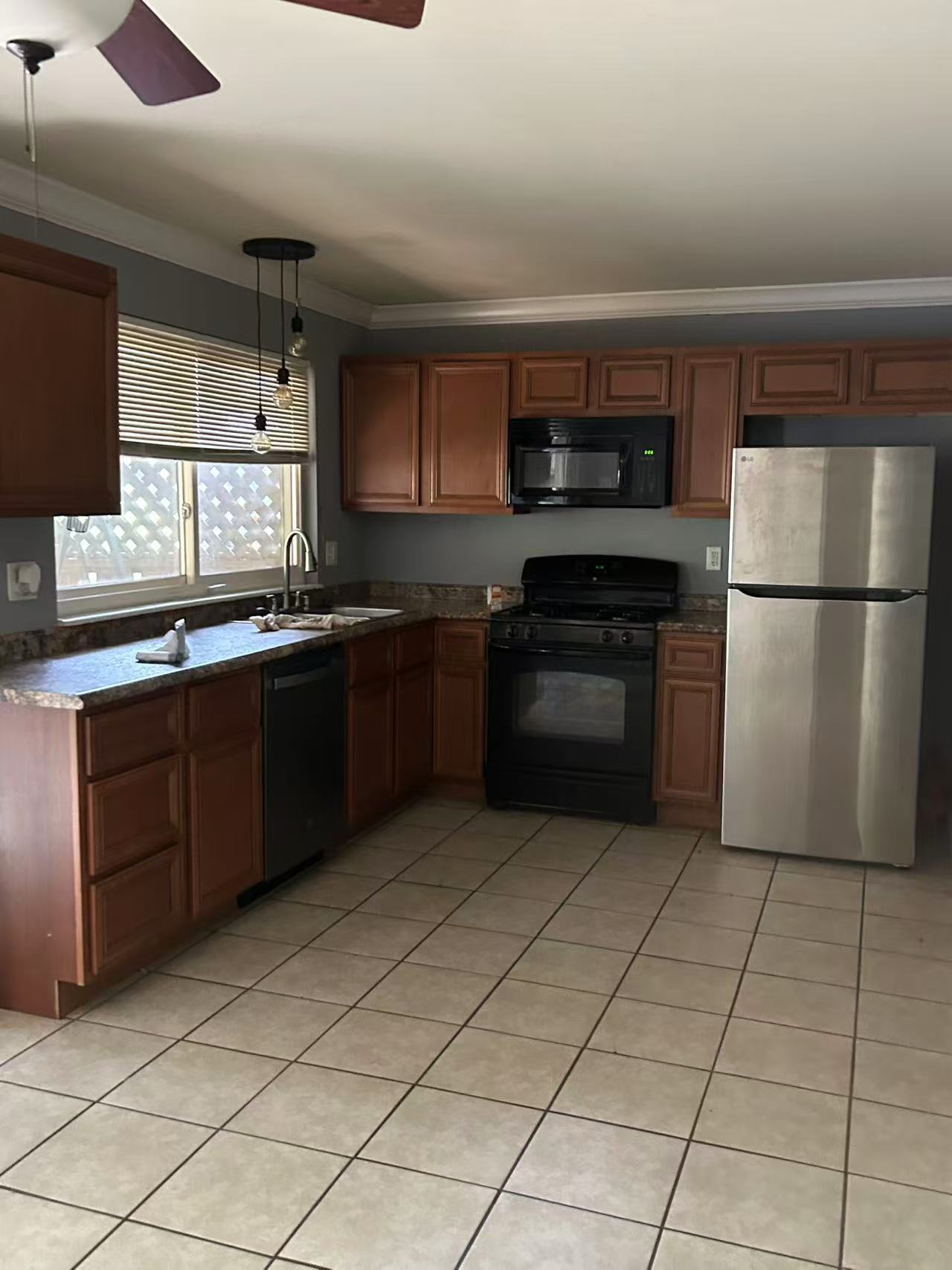 Building Photo - 7119 Wayles Dr