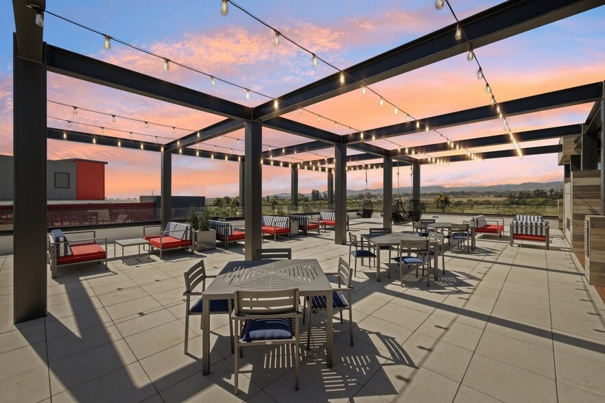 Building Photo - Panorama Riverpark