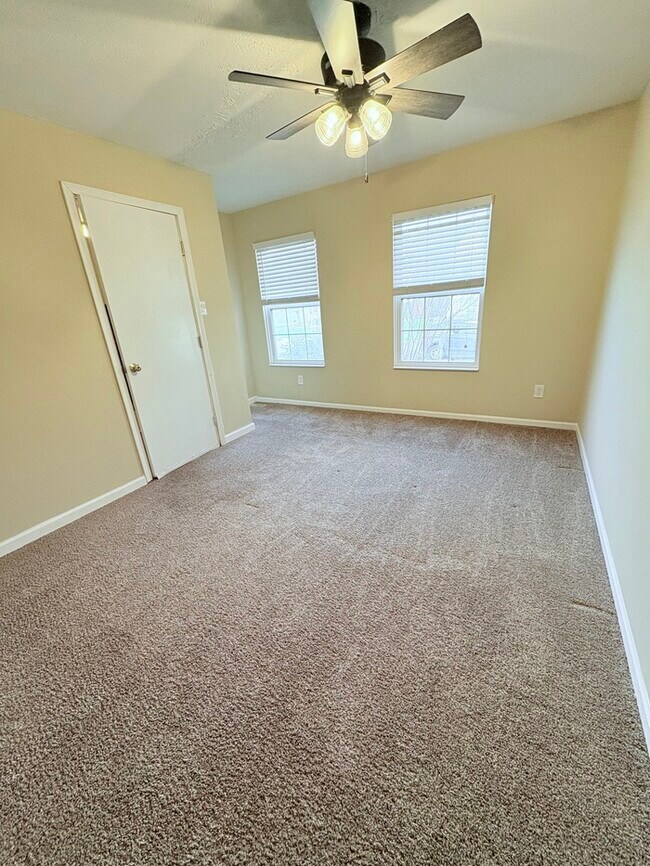 Building Photo - 4BR w/ Deck Near Blacklick Woods