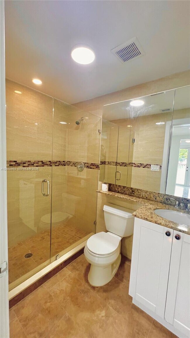 Building Photo - 8235 Crespi Blvd