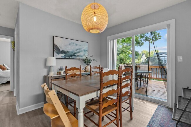 Building Photo - Furnished 4 bedroom Near NOB