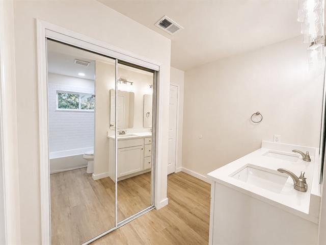 Building Photo - 300 Lamesa Ct