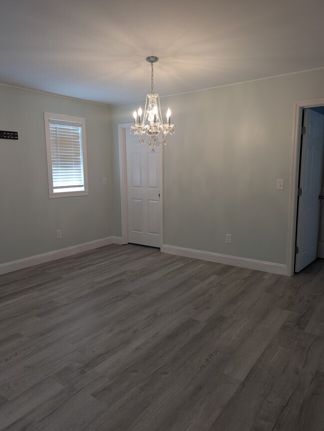 Building Photo - 3212 Grapevine Ct W