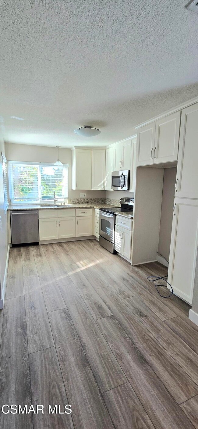 Building Photo - 2654 La Paloma Cir