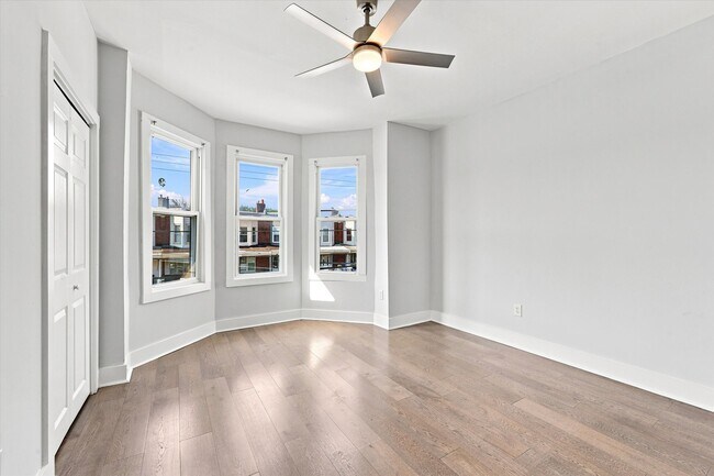 Building Photo - 5515 Catharine St