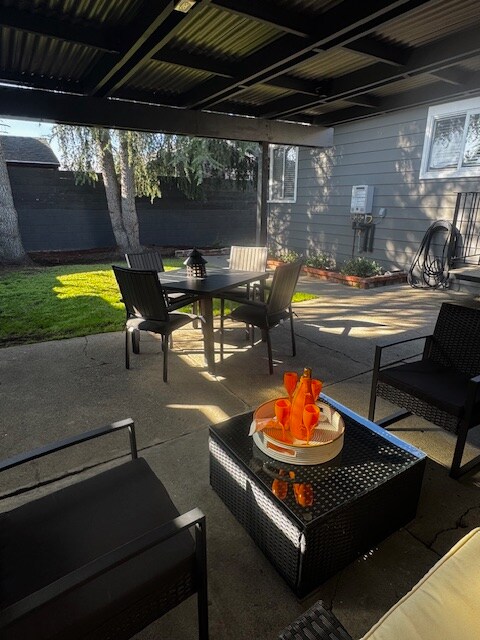 Building Photo - 9850 Springfield St