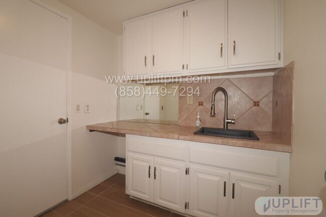 Building Photo - Spacious 3-Bedroom Pool Home in Oceanside ...