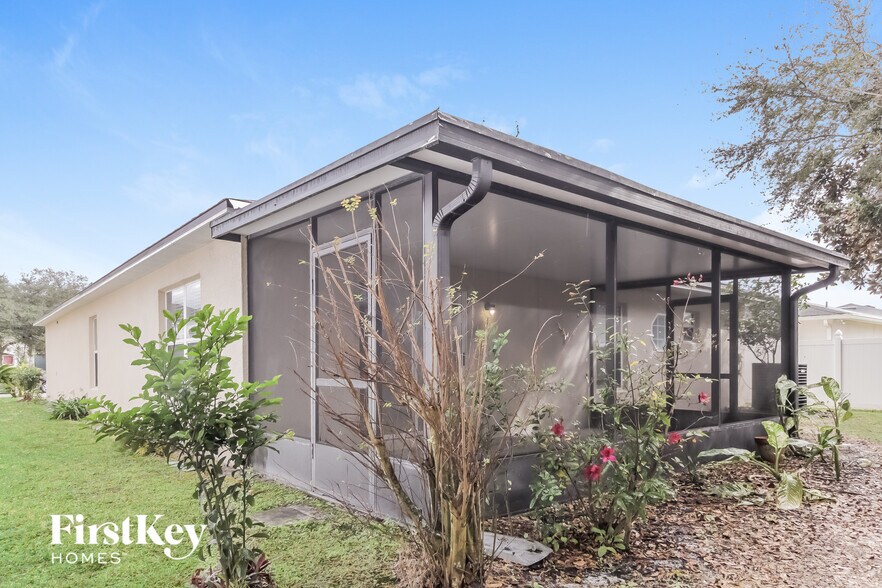 Building Photo - 253 McKay Blvd
