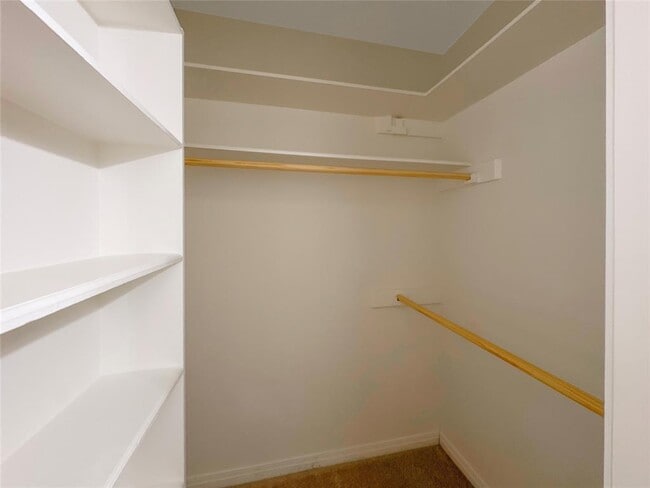 Building Photo - 1502 Glen Burnie Dr