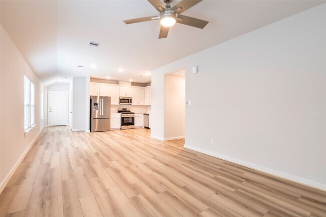Building Photo - 4519 Pinehurst Trce Dr
