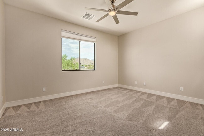 Building Photo - 10928 E North Ln