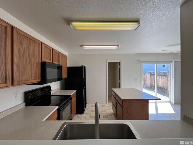 Building Photo - 9648 Autumn Leaf Way