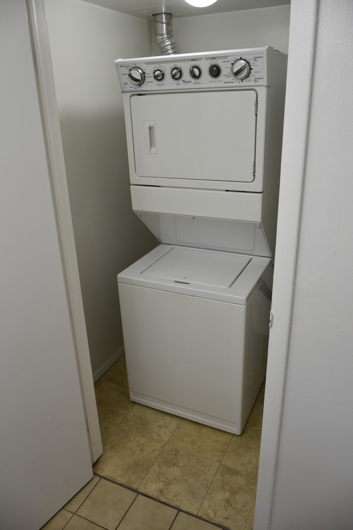 Building Photo - 806 Bloomfield Village Blvd