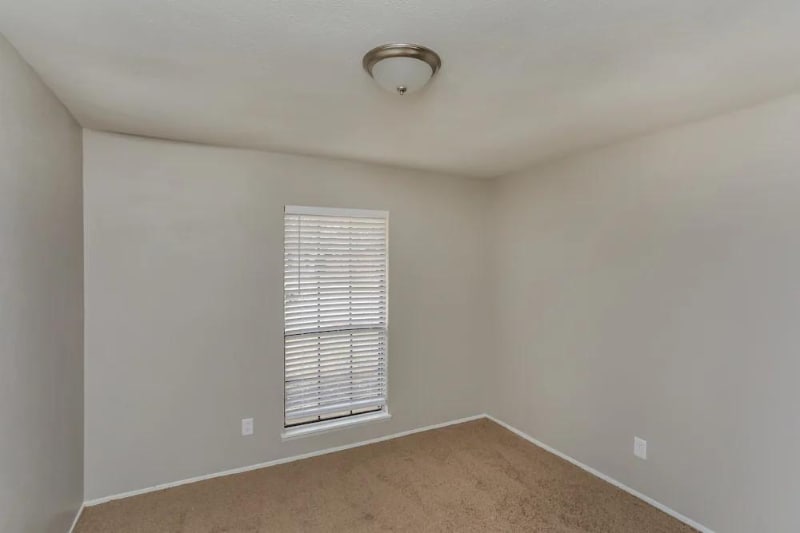 Building Photo - 501 Hardwood Trail