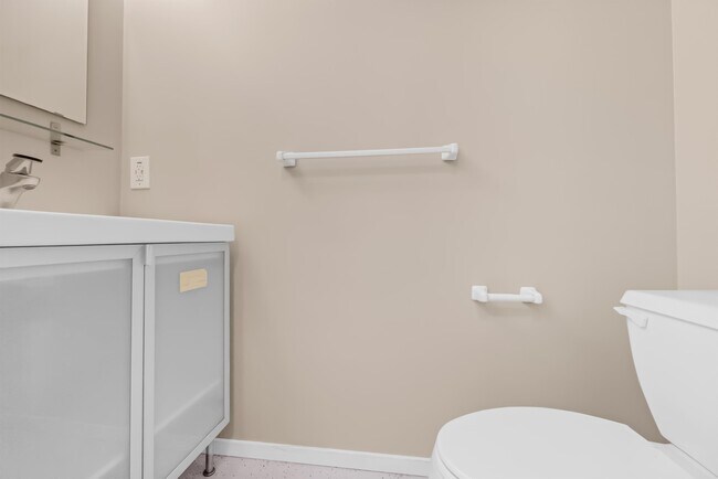 Building Photo - 15612 Float Ct