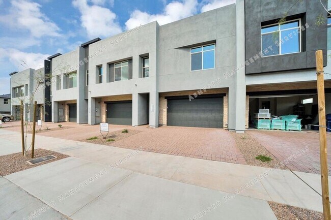 Primary Photo - Luxury 3-Bedroom Townhome with Rooftop Dec...