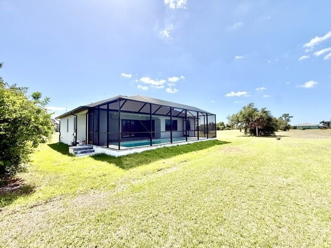 Building Photo - 20 Coxswain Dr