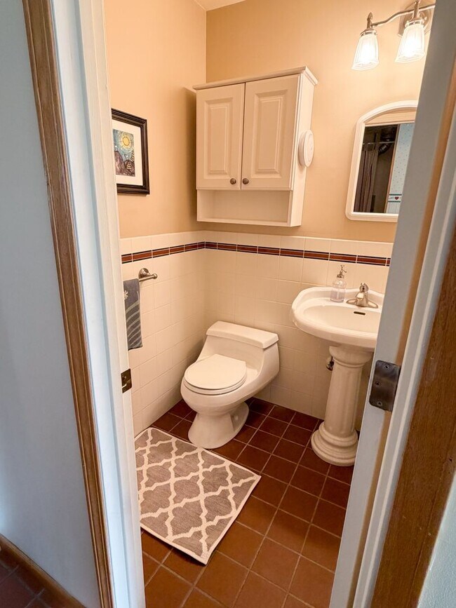 Building Photo - 6841 Crooked Tree Dr