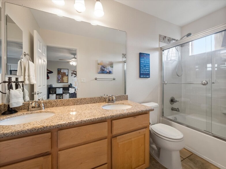 Full Bath 2 - 1048 Orion Way