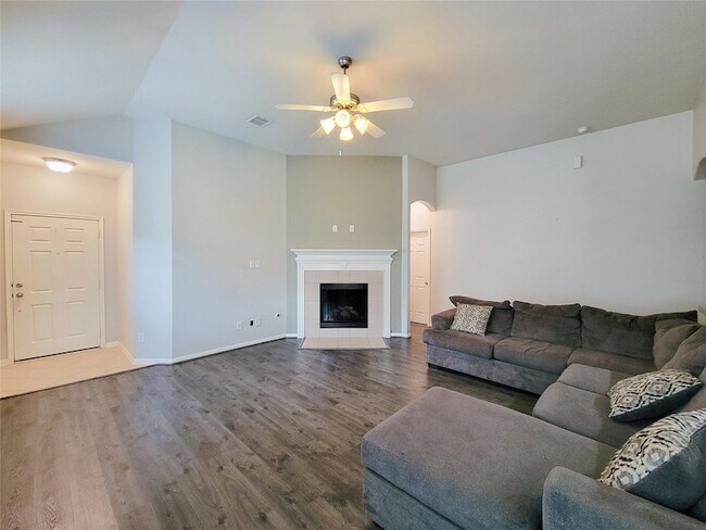 Building Photo - 25223 Hazel Ranch Dr