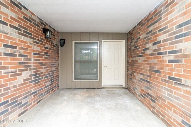 Building Photo - 454 Berlin Dr